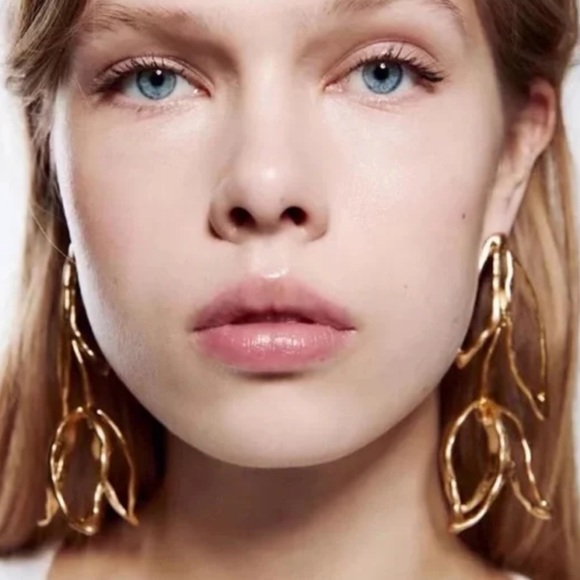 Gold Flower Tulip Earrings - Picture 3 of 4